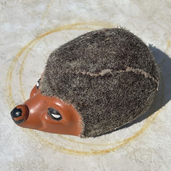 Vintage NuNu #936 Eating Hedgehog Wind Up Friction Tin Toy - No Key - Picture 7 of 8